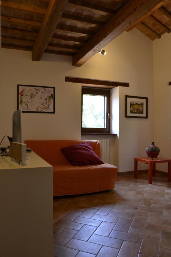 Casa di campagna Forestale Luti Treia